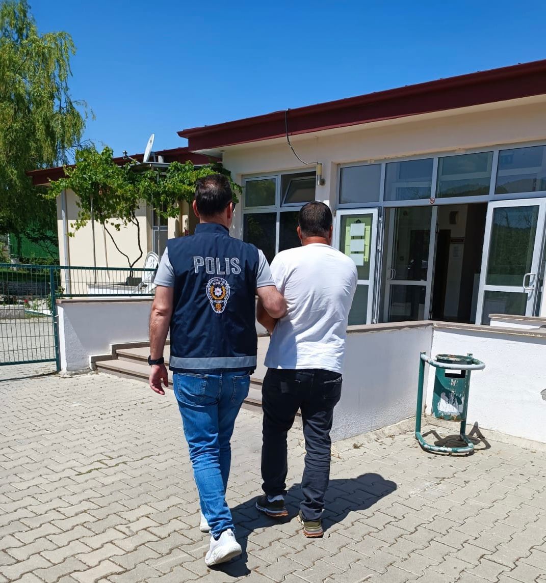  Balıkesir’in Burhaniye ilçesinde, hakkında “kasten öldürme” suçundan 14 yıl