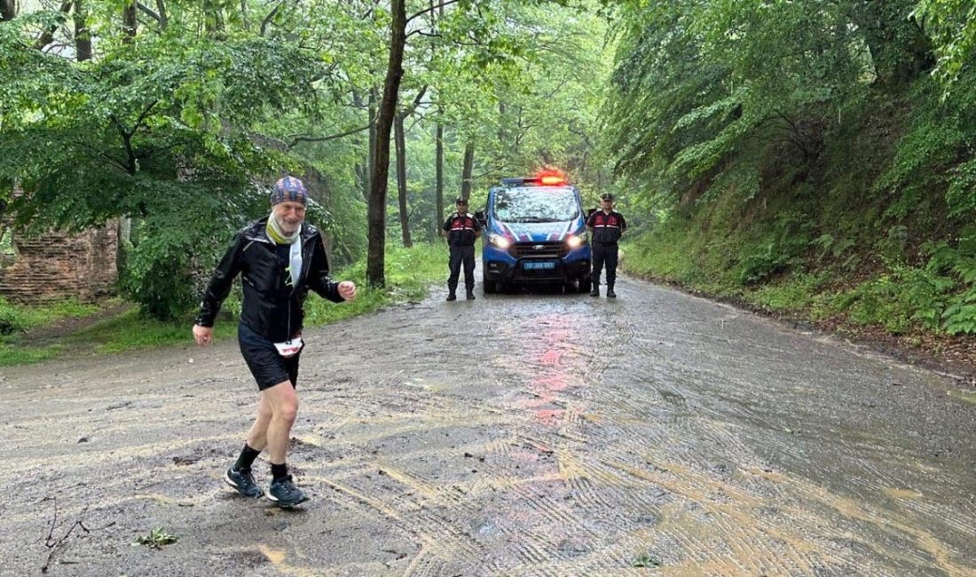 Kyzikos Ultra Maratonu Kapıdağ’da koşuldu Balıkesir’in Erdek ilçesinde gerçekleştirilen Kyzikos Ultra Maraton Koşusu’nda jandarma ekipleri