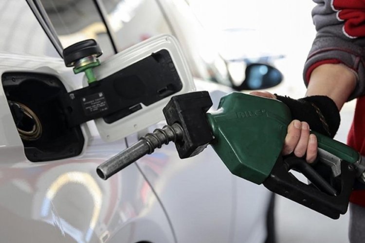 Brent petrol ve döviz kuru dalgalanmaları, vergi artışlarıyla birleşerek akaryakıt