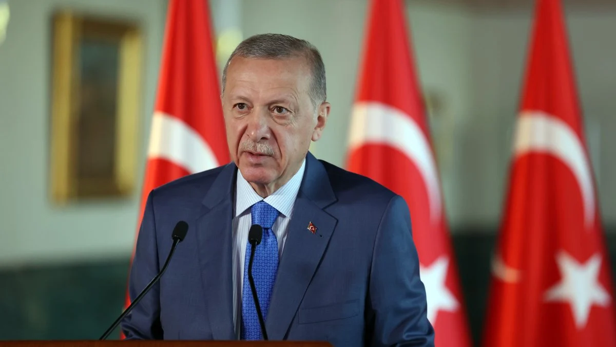 Yeni Anayasa hazırlıkları kapsamında oluşturulan 10 kişilik komisyona Cumhurbaşkanı Erdoğan