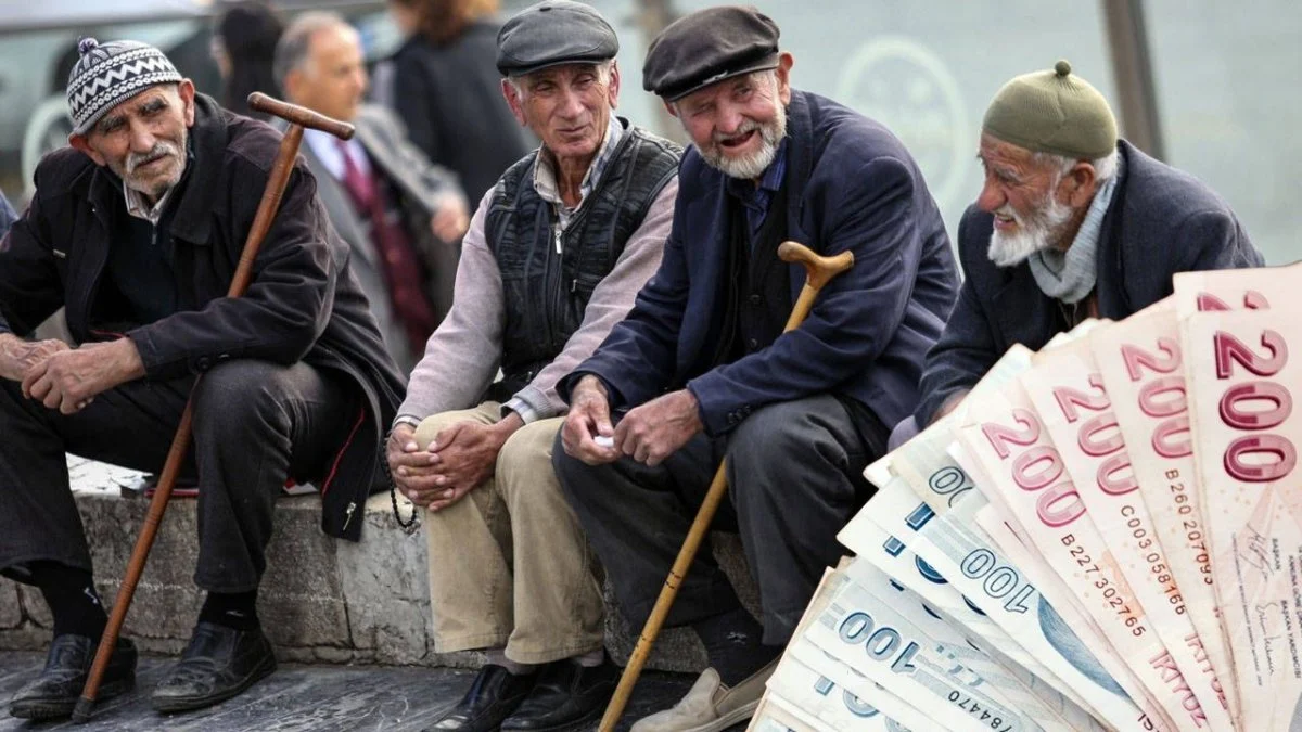 Emeklilik sisteminde köklü değişiklik geliyor. Hükümet, prim gün sayısını maaşlara