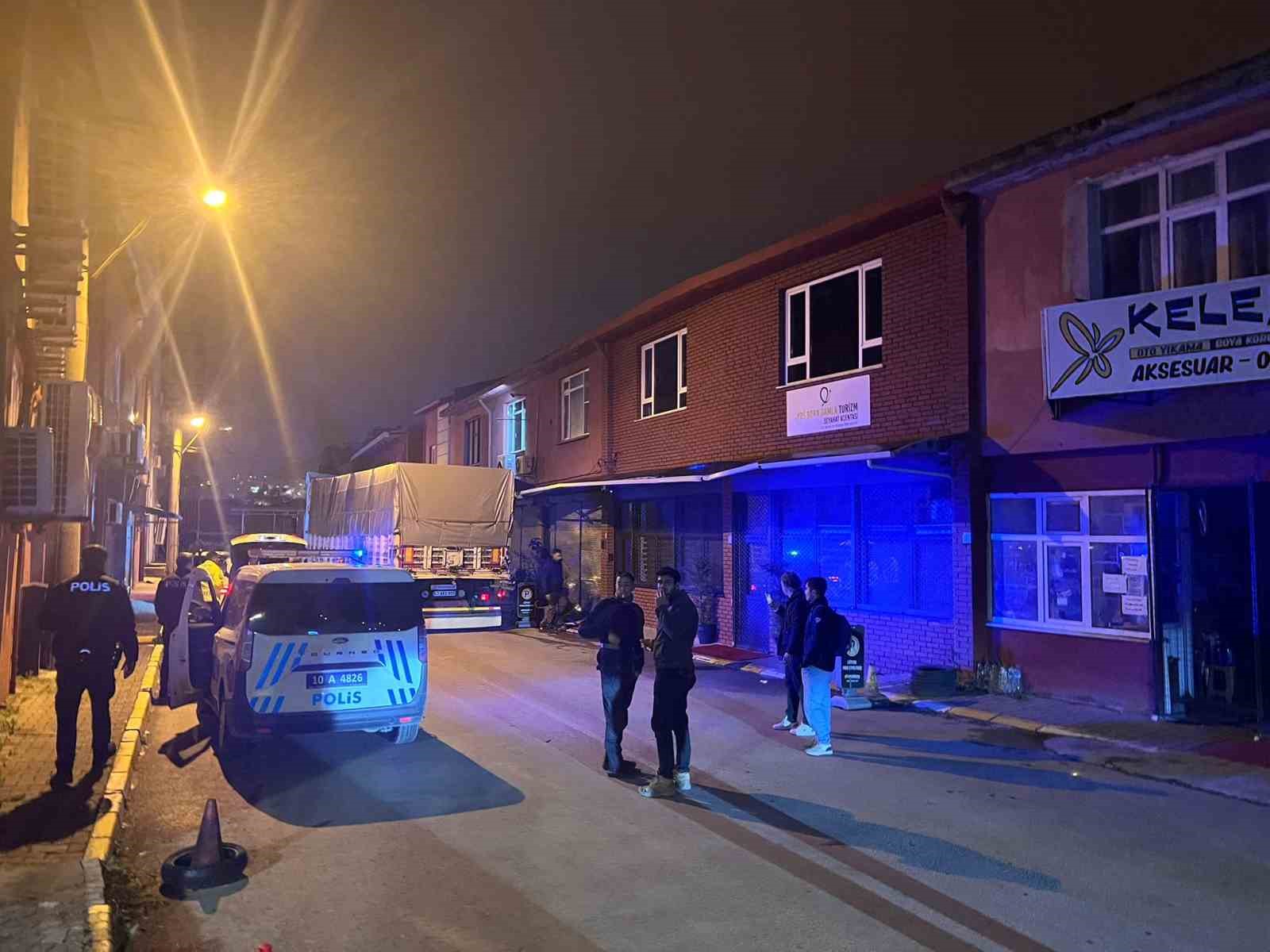 Balıkesir’de alkollü olduğu iddia edilen tır şoförü, ters yönden giderek