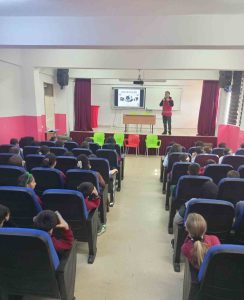 Bandırma İlçe Emniyet Müdürlüğü ekipleri, 1-30 Nisan tarihleri arasında öğrencilerin