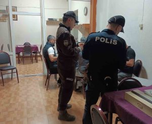 Balıkesir’de polis ekipleri tarafından aranan şahıslara yönelik yapılan operasyonlarda 51