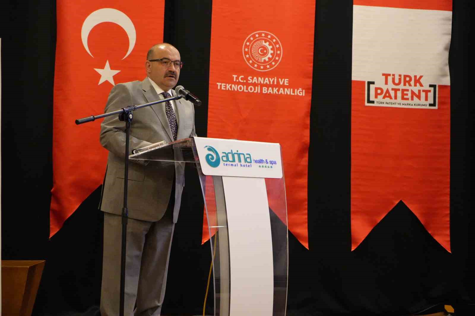 Balıkesir’in Edremit ilçesinde Balıkesir Valisi İsmail Ustaoğlu’nun katılımıyla, Edremit Ticaret