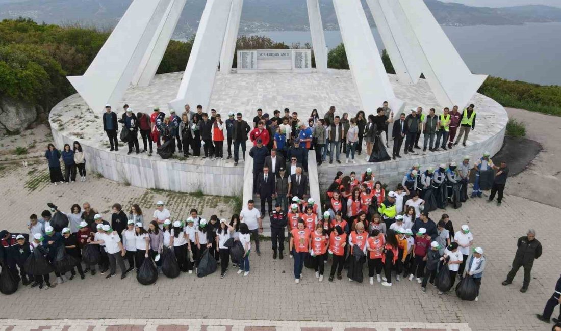 Bandırma’da "Orman Benim" etkinliği çerçevesinde Son Kurşun Anıtı’nda alana atılan