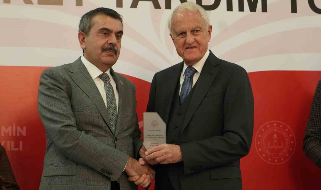 Milli Eğitim Bakanı Yusuf Tekin, Balıkesir’de 55 okul yaptıran 44