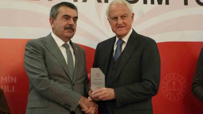 Milli Eğitim Bakanı Yusuf Tekin, Balıkesir’de 55 okul yaptıran 44