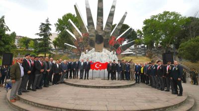 16 Mayıs 1919 tarihinde düşman işgaline karşı Alacamescit’te bir araya