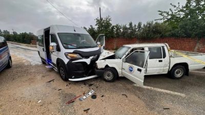 Bursa’nın Karacabey ilçesinde iki aracın kafa kafaya çarpıştığı kazada 1
