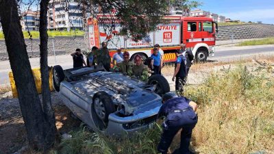 Balıkesir’in Altıeylül ilçesinde meydana gelen tek taraflı trafik kazasında takla