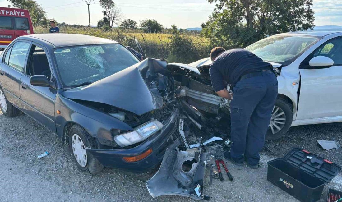 Balıkesir’de trafik kazası: 5 yaralı Balıkesir’in İvrindi ilçesinde meydana gelen çift taraflı trafik kazasında 2