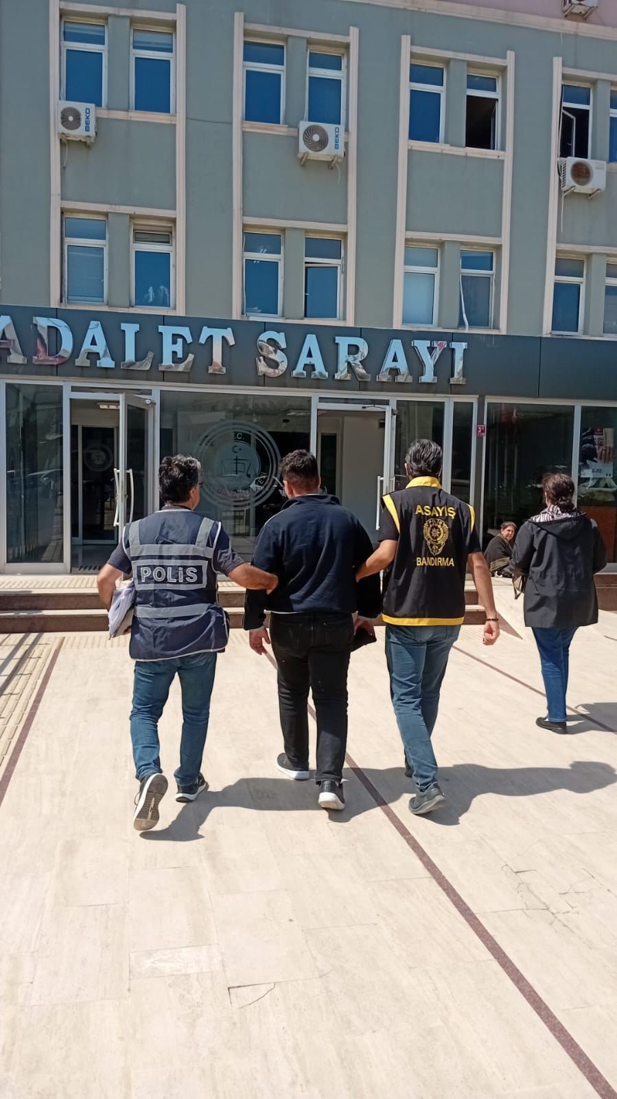 Bandırma’da yaşlı bir vatandaşın dolandırılmak istendiği olay, polis ekiplerinin zamanında