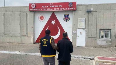 Balıkesir’in Ayvalık ilçesinde, kasten öldürme suçundan arama kararı ve 10