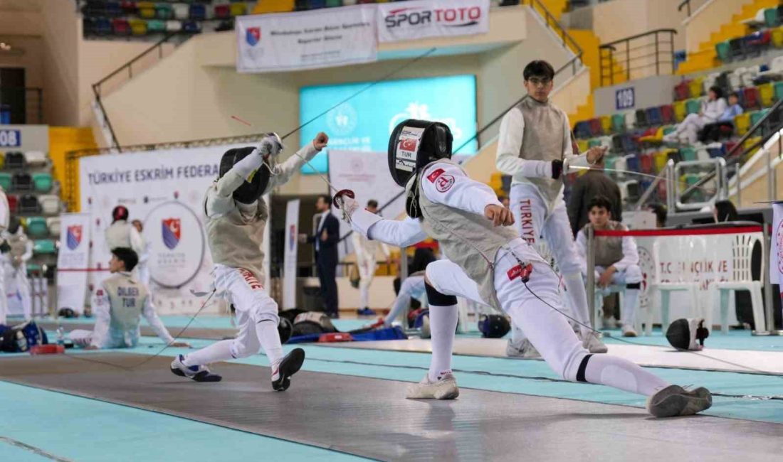 Balıkesir’de sporcular eskrimde şampiyonluk için yarışıyor Balıkesir, eskrim branşında önemli bir organizasyona ev sahipliği yapıyor. Şehit
