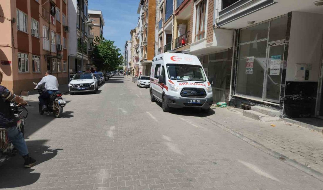 Balıkesir’de bıçaklı kavga: 2 yaralı Balıkesir’in Edremit ilçesinde çıkan bıçaklı kavgada 2 kişi yaralandı. Olayla