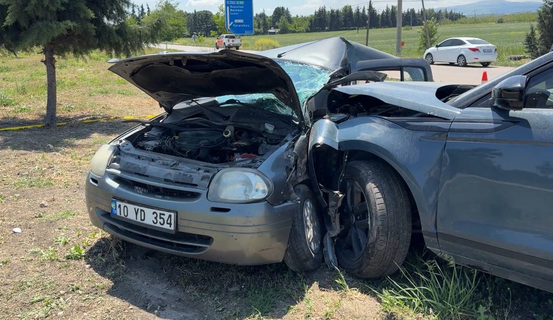 Balıkesir’in Susurluk ilçesinde cip ile otomobilin çarpışması sonucu 1 kişi