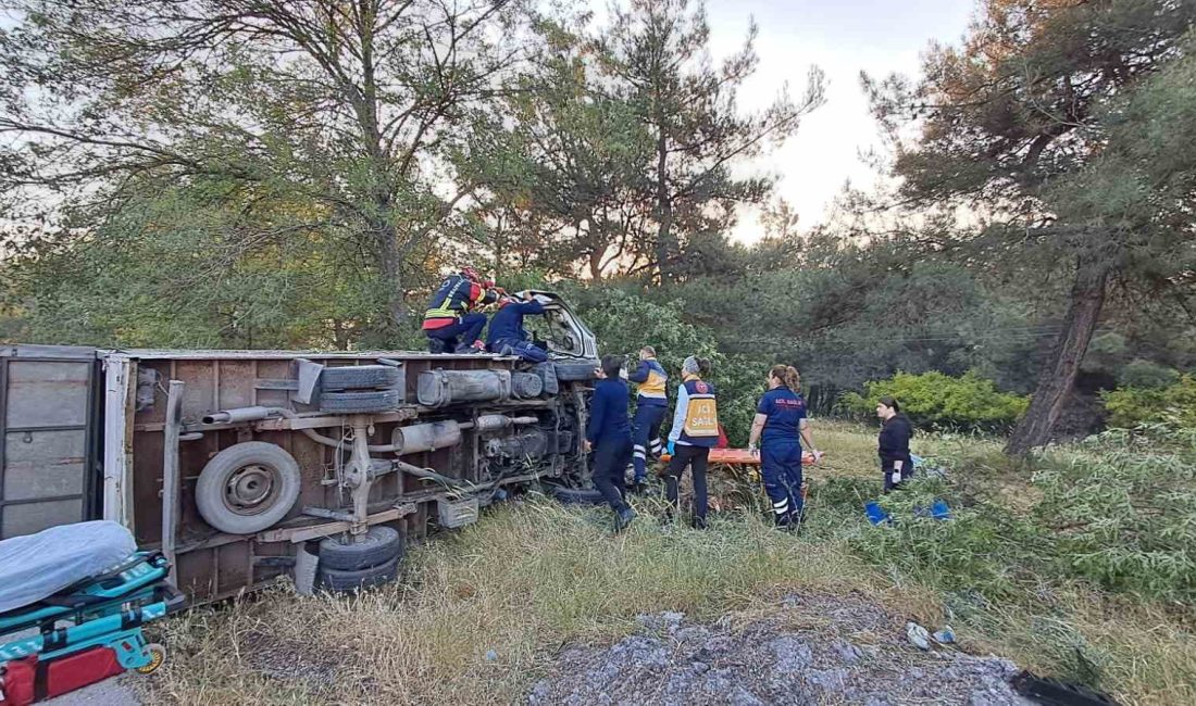 Balıkesir’de sabah saatlerinde direksiyon hakimiyetini kaybeden sürücünün aracı tek taraflı