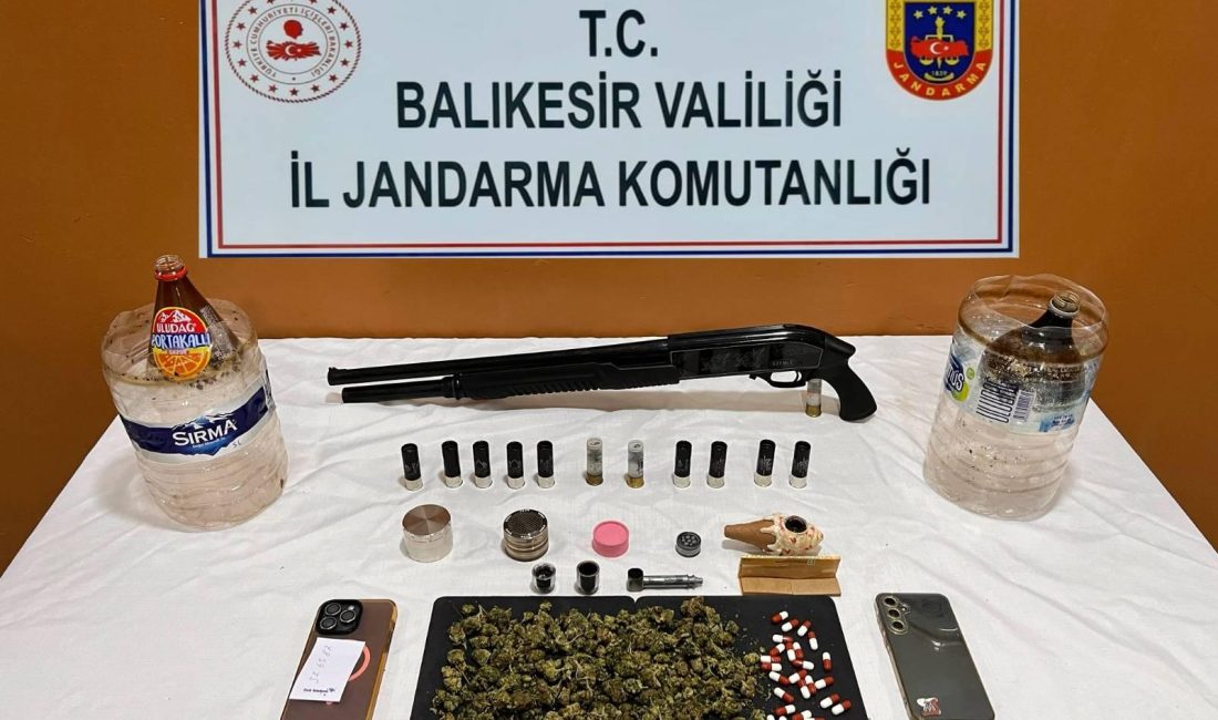  Balıkesir’in Susurluk ilçesinde jandarma ekipleri tarafından düzenlenen uyuşturucu operasyonunda