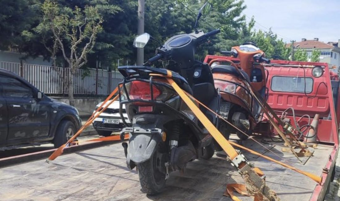 Balıkesir’in Gönen ilçesinde, plakasız ve tescilsiz motosikletlere yönelik denetimler emniyet
