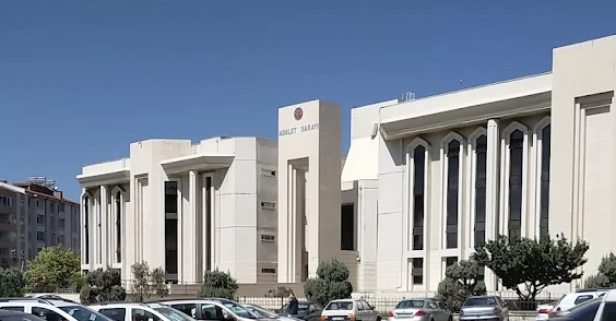 Balıkesir’in Edremit ilçesinde, jandarma ekiplerince düzenlenen fuhuş operasyonunda 6 şüpheli