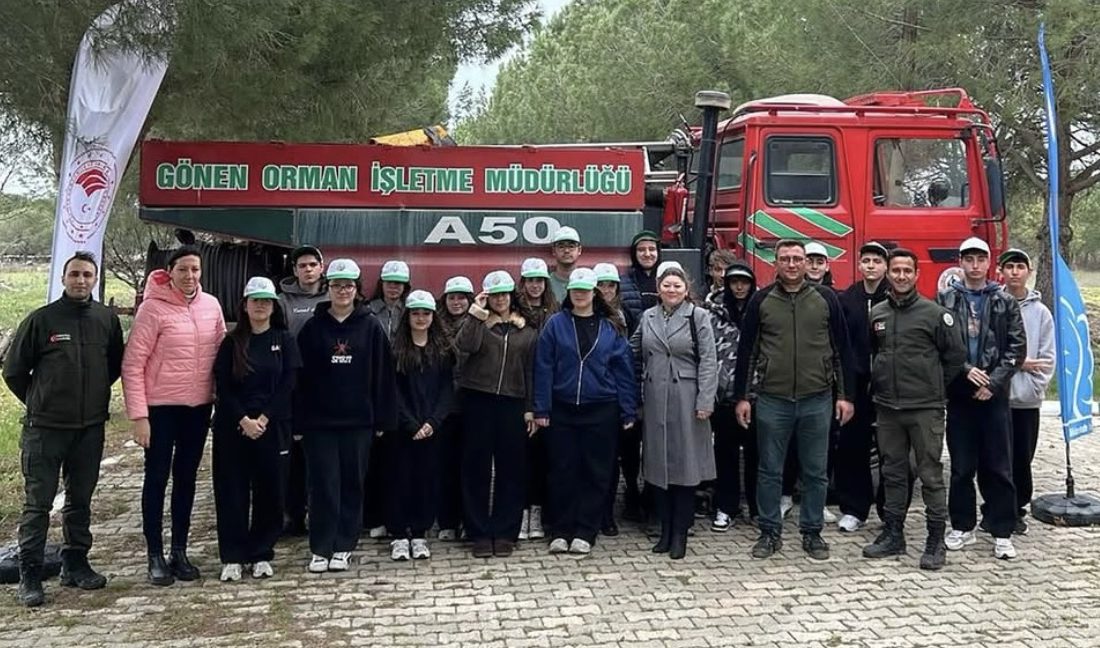 Gönen’de öğrencilere orman yangınlarına karşı farkındalık eğitimi verildi Balıkesir Orman Bölge Müdürlüğü tarafından, yaz tatili öncesinde öğrencilere yönelik