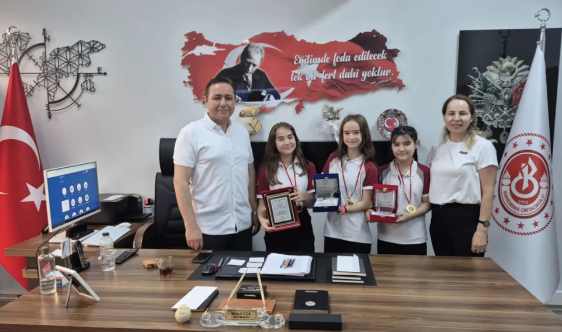 Bandırma Ortaokulu öğrencileri, Alpagut Turan Savaş Sanatları Federasyonu tarafından bu