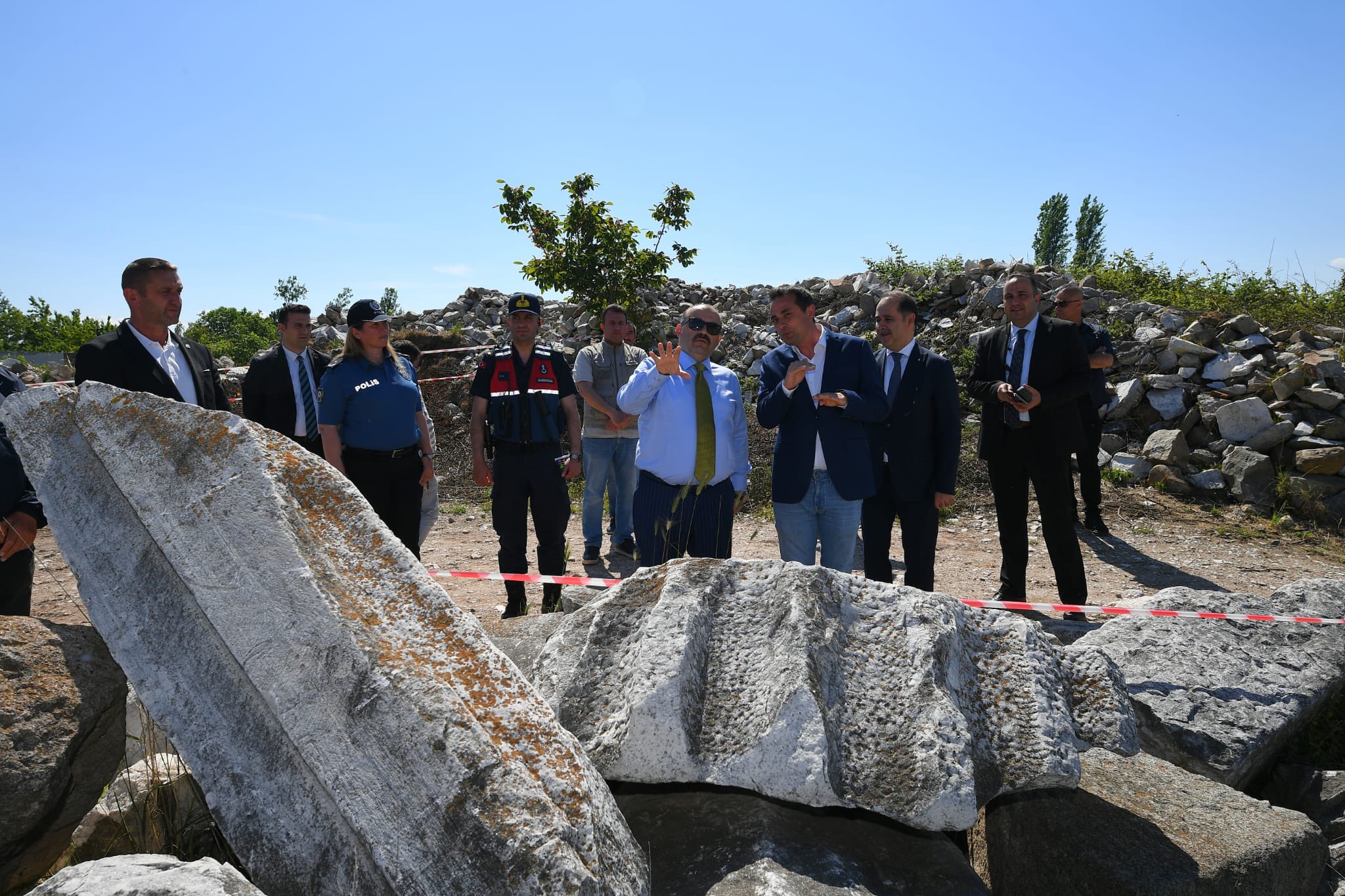Balıkesir Valisi İsmail Ustaoğlu, Erdek ilçesinde bulunan Kyzikos Antik Kenti’ni