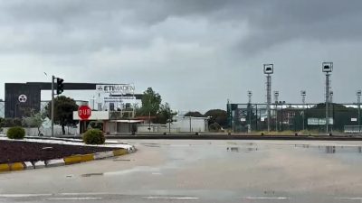 Balıkesir’in Bandırma ilçesinde etkili olan sağanak yağış sonrası meydana gelen