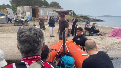 Balıkesir’in Ayvalık ilçesinin 22 adasından biri olan Maden Adası’na denizin