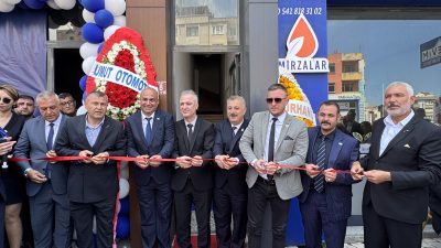 Anahtar Parti Bandırma İlçe Başkanlığı binası düzenlenen törenle açıldı. Açılışta