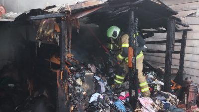 Balıkesir’in Erdek ilçesi Atatürk Mahallesi Ayışığı Sokak’ta bulunan bir konteyner