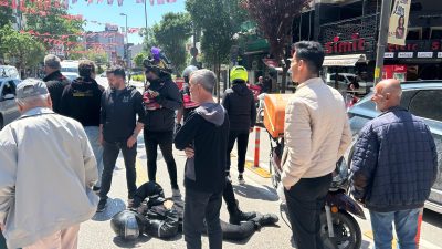 Balıkesir’in Bandırma ilçesinde, bir market zincirinde görevli motosikletli kurye, ani