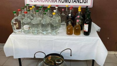 Balıkesir’in Erdek ilçesinde jandarma ekiplerince düzenlenen operasyonda kaçak alkol ele