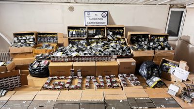 Balıkesir’in Gönen ilçesinde polis ekiplerince düzenlenen operasyonlarda çok sayıda bandrolsüz