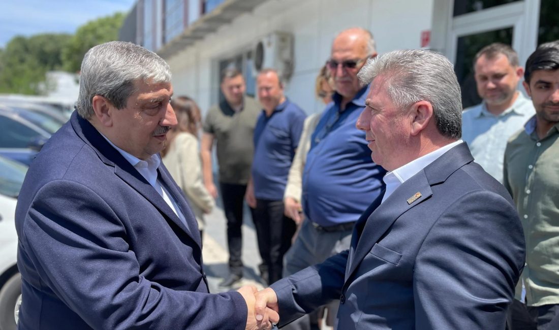 MÜSİAD Bandırma Şube Başkanı Mustafa Bağcı ve yönetim kurulu üyeleri,
