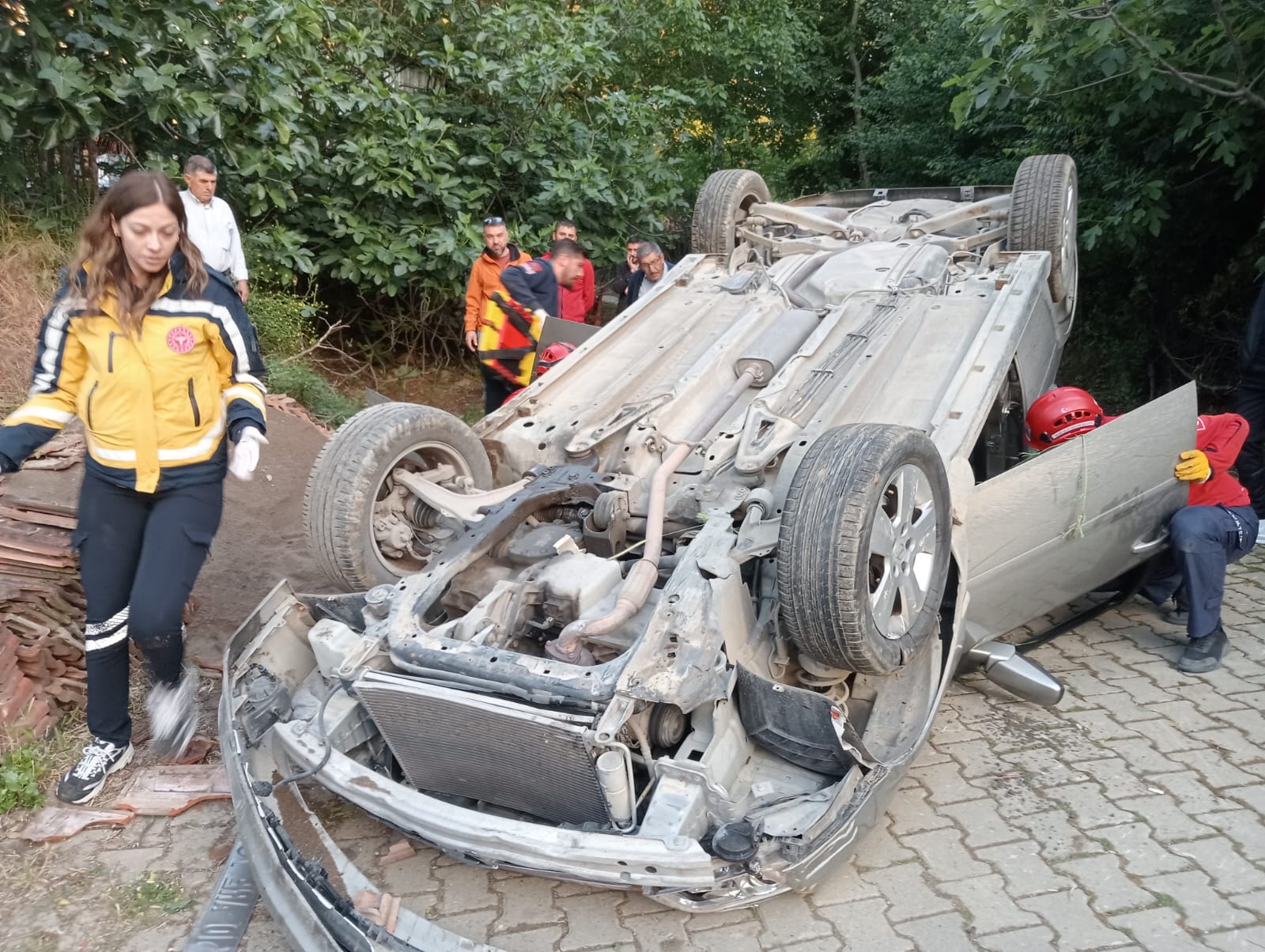 Balıkesir’in Susurluk ilçesine bağlı Kocapınar Mahallesi’nde meydana gelen trafik kazasında,