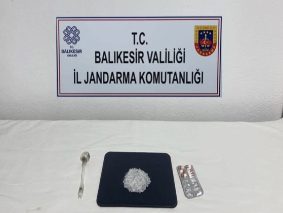 Balıkesir İl Jandarma Komutanlığı ekipleri tarafından Altıeylül, Edremit ve Erdek