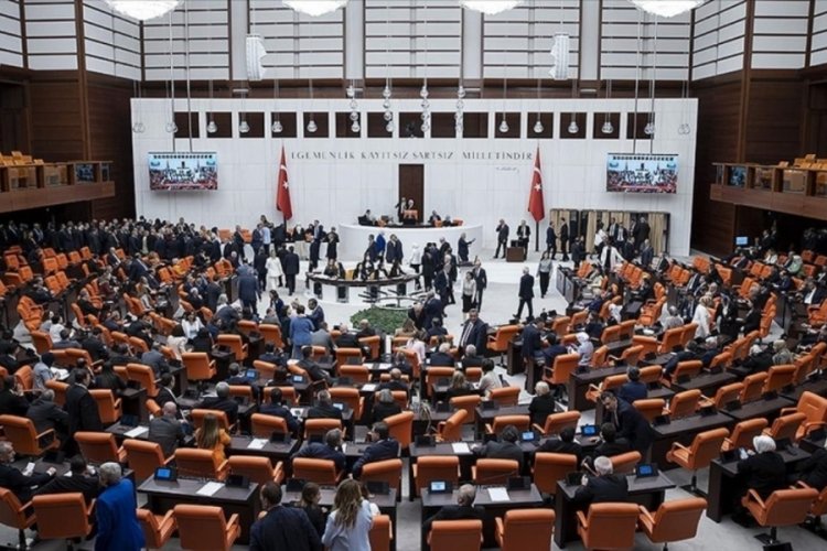 TBMM Genel Kurulu'nda bugün Meclis Başkanı seçimi gerçekleştirilecek. 5 adayın