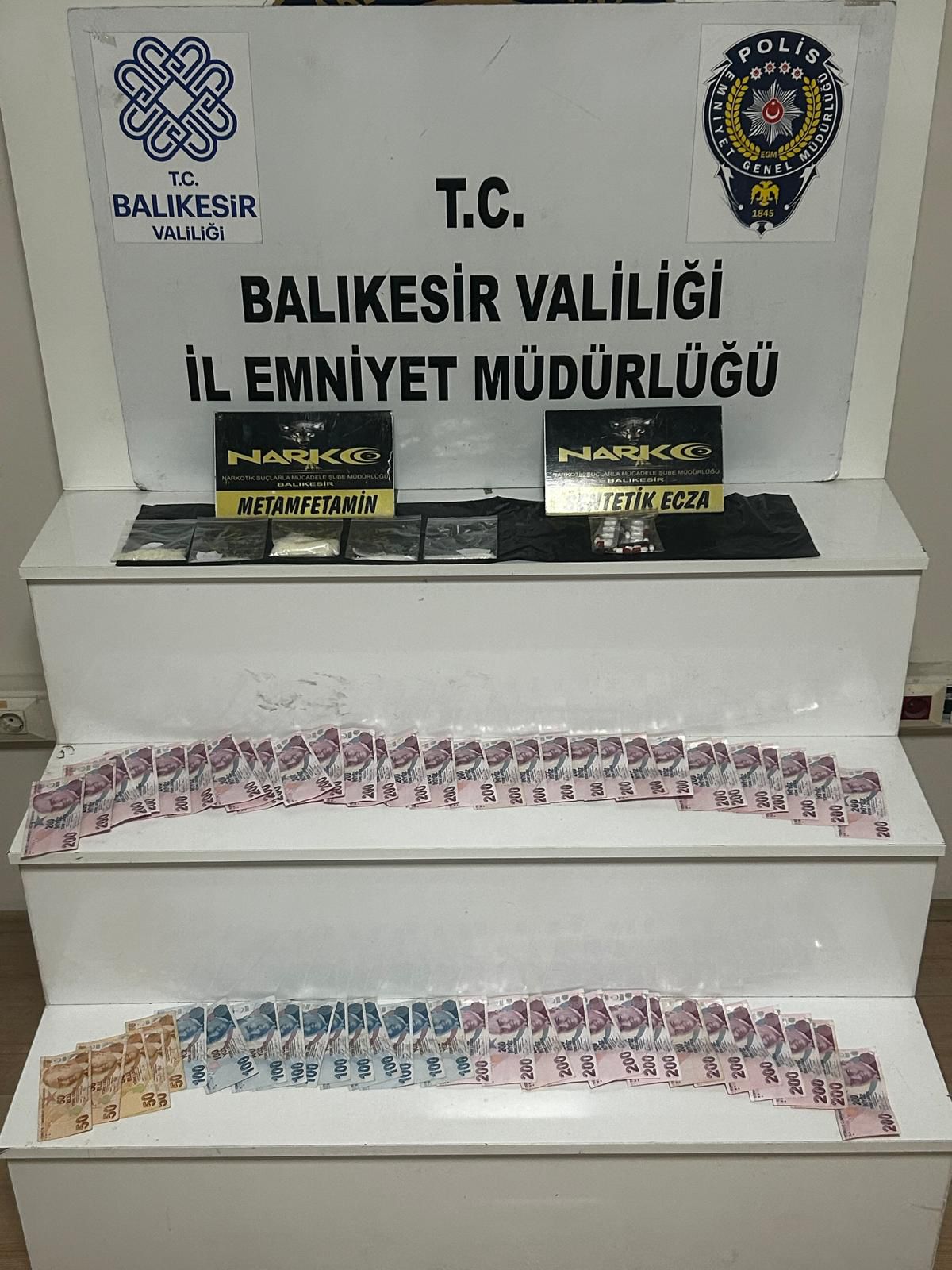 Balıkesir İl Emniyet Müdürlüğü ekiplerince il merkezi ve Edremit ilçesinde