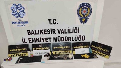 Balıkesir’de narkotik ekipleri tarafından yapılan operasyonda 90 gram esrar ele