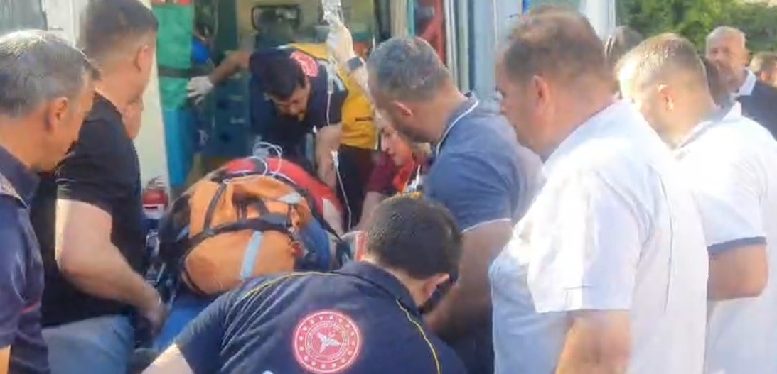 Asmaları temizlerken kuyuya düştü, itfaiye ekipleri seferber oldu Balıkesir’de bir kişi, asma dallarını temizlerken üzeri sac ile kapatılan