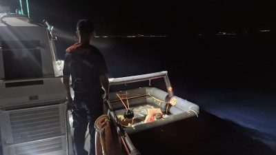 Balıkesir’in Ayvalık ilçesi açıklarında can salı içinde Yunanistan unsurlarınca Türk