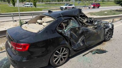 Balıkesir’de bugün öğlen saatlerinde İzmir-Bursa yolu Bigadiç Köprüsü Kavşağı mevkiinde
