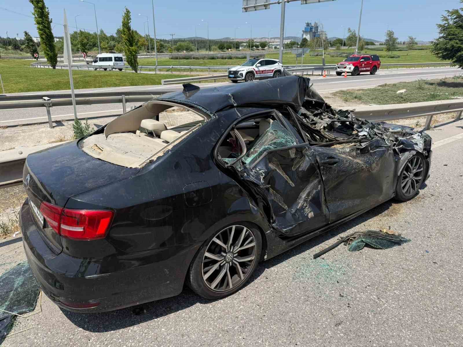 Balıkesir’de bugün öğlen saatlerinde İzmir-Bursa yolu Bigadiç Köprüsü Kavşağı mevkiinde