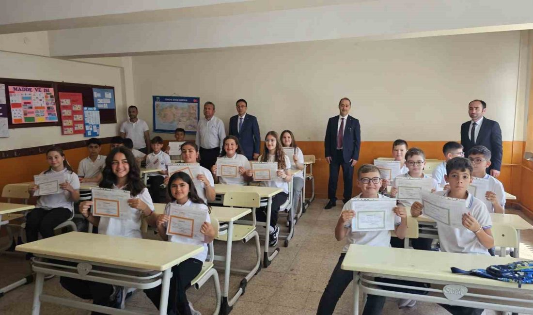 2024-2025 eğitim-öğretim yılının sona ermesiyle birlikte Bandırma’da karne sevinci yaşandı.