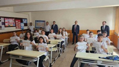 2024-2025 eğitim-öğretim yılının sona ermesiyle birlikte Bandırma’da karne sevinci yaşandı.