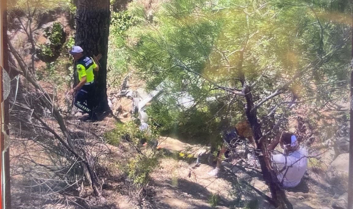 Balıkesir’in Edremit ilçesinde dere yatağına yuvarlanan araçta bulunan 1 kişi