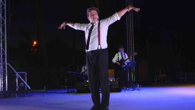 Balıkesir’in Ayvalık ilçesinde; Türk tiyatro, sinema ve dizi dünyasının sevilen