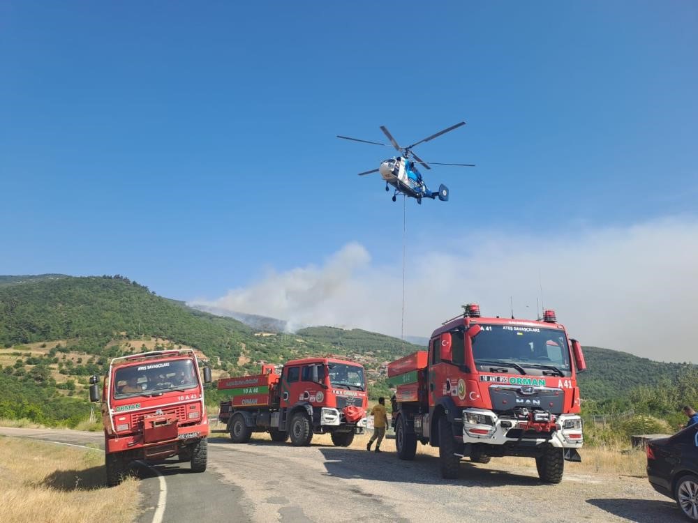 Balıkesir’de dün orman alanları ve tarım arazileri, havanın yüksek sıcaklığı,